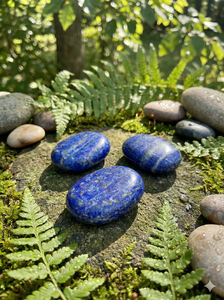 Esfera de Lapislázuli de Calidad Premium, Piedra Preciosa Natural Pulida para Sanación Reiki, para Coleccionistas, Disponible para la Venta - Product Image 2