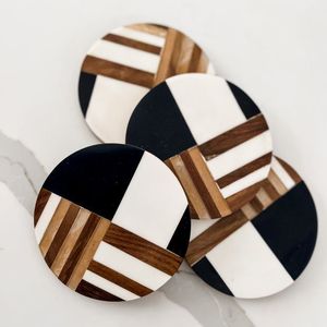 Sous-verres élégants en résine et bois pour des tables de réception haut de gamme lors d'occasions spéciales - Product Image 3