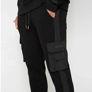 Ensemble de survêtement pour homme de haute qualité, 100% coton, uni, logo personnalisé, streetwear, multi-poches, vente en gros - Product Image 3