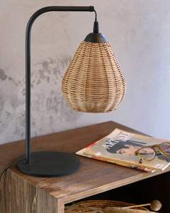 Lámpara Decorativa de Hierro con Ratán, Acabado Natural, Curvas Suaves, Brillo Suave, Ambiente para Sala de Estar - Product Image 1