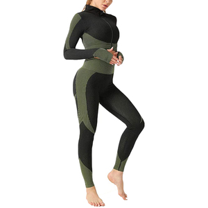 Ensemble de sport deux pièces pour femme fabriqué au Pakistan : soutien-gorge de sport et leggings respirants à séchage rapide pour la gym et le yoga – En promotion - Product Image 1