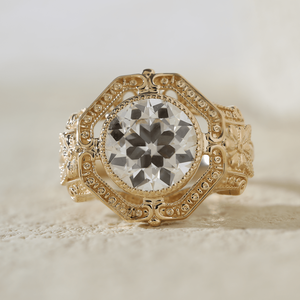 Bague de mariage en or jaune 14K avec diamant de laboratoire 3 carats taille ancienne européenne, sertie de griffes, gravée, style Art Déco et antique - Product Image 5