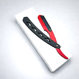 Couteau de barbier de haute qualité en acier inoxydable, rasoir à lame droite avec manche noir pour les professionnels de salon et le soin personnel - Product Image 5