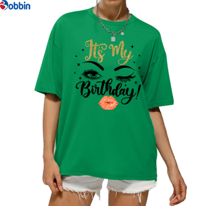 Camiseta Deportiva Casual Holgada de Poliéster Ecológico Transpirable para Mujer con Hombros Caídos y Letras Doradas Personalizada - Product Image 2
