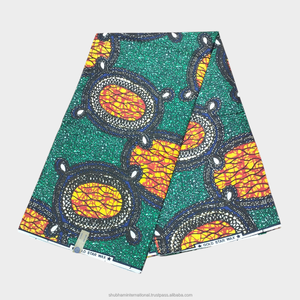 ผ้าพิมพ์ลายแอฟริกันสีดำอมเขียวลายทองคำ สำหรับตัดเย็บเสื้อผ้าแฟชั่นสตรี - Product Image 5