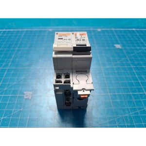 เมอร์ลิน เกอริน MX+OF/C60N 8A D 26974+24505 เซอร์กิตเบรกเกอร์ชนิด Shunt Trip ใช้แล้วตามสภาพเดิม อะไหล่อุปกรณ์เซมิคอนดักเตอร์ยี่ห้อ Legacy - Product Image 4
