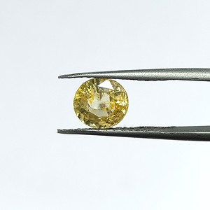 Zafiro amarillo natural redondo de 2.91 quilates de Sri Lanka, piedras sueltas para la fabricación de joyas y tabla Ratti 3.25 YRIS-211 - Product Image 1
