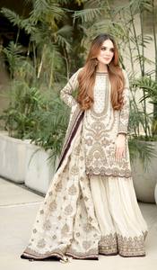 Costume Anarkali traditionnel indien pakistanais pour femmes, en soie blanche brodée, coupe ample, longueur au sol, pour mariage - Product Image 2