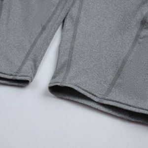 Shorts de compression pour hommes avec flexibilité améliorée, tissu à séchage rapide, parfaits pour l'entraînement physique, le yoga et le cardio. - Product Image 6