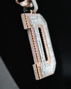 Colgante de Letra D Personalizado con Incrustaciones de Plata, Estilo Hip Hop, con Diamantes de Imitación VVS, Colgante Inicial con Colgante de Lujo, Regalo para Él y Ella - Product Image 4