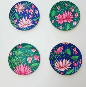 Petite boîte à bijoux rectangulaire dorée, décorée de motifs délicats peints à la main d'oiseaux, d'iris et de roses, à prix de gros. - Product Image 6