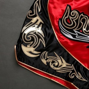 Shorts de Muay Thai pour hommes, rouge, noir, or, brodés, en satin, taille haute, élastiques, respirants, shorts décontractés pour le sport - Product Image 2