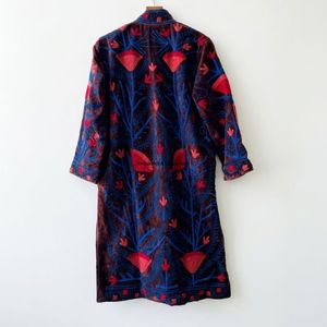 Chaqueta de algodón Suzani hecha a mano en India, chaqueta corta bordada a mano, abrigo unisex, chaqueta corta Suzani hecha a mano - Product Image 3