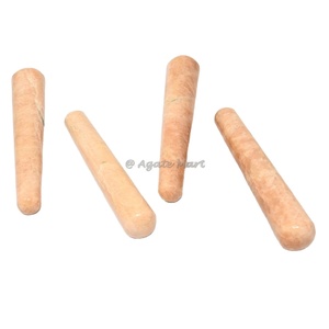 Baguette de massage Peach Moonstone Baguette de massage lisse de haute qualité pour la mise à la terre et la guérison - Product Image 1