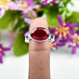 Anillo de Plata de Ley 925 con Rubí Natural en Bruto, Piedra de Nacimiento de Julio, Banda Martillada, Joyería Fina para Mujer - Product Image 2