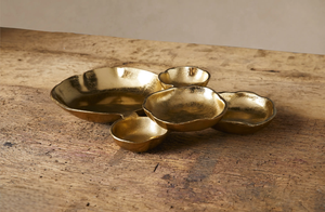 Cuenco de lujo texturizado dorado de varias secciones, elegante plato de latón para frutos secos, plato de aperitivos con forma orgánica, cuencos en racimo. - Product Image 4
