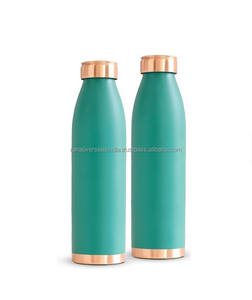 Bouteille d'eau en cuivre pur de qualité supérieure, forme et taille personnalisées pour les fêtes, méthode de distribution directe, meilleur prix en Inde - Product Image 4