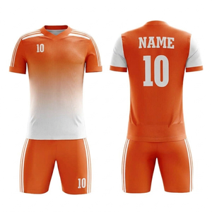 Maillot de football unisexe personnalisé 100 % polyester imprimé par transfert thermique, col en V, manches courtes, anti-humidité, coupe athlétique, devant - Product Image 4