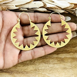 Pendientes Geométricos de Latón Tribal con Baño de Oro de 18k, Diseño de Rayos de Sol, para Mujer, Venta al por Mayor/OEM/ODM - Product Image 1
