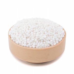 Fertilizante de Urea 46% Nitrógeno Granular de Liberación Rápida en Perlas para Uso Agrícola - Product Image 1