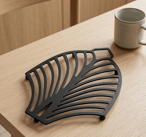 Silicone Leaf Trivet Heat Resistant <b>Non</b> <b>Slip</b> Table <b>Mat</b> Protective Pad for Pots - Product Image 1