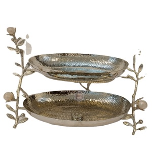 Vantage-Plato moderno de lujo para Tartas, exclusivo de acero inoxidable y resina para decoración del hogar y uso en la cocina - Product Image 1