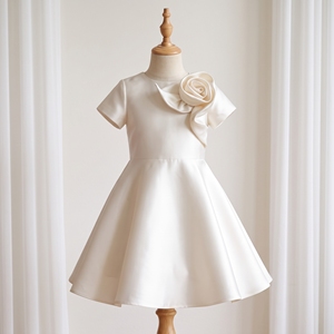 Vestido de Niña para Damas de Honor Veloura, Lujoso, Color Marfil, Satinado, con Flores 3D, Estilo Princesa, para Cumpleaños, Boda, Primera Comunión, TUTUPETTi - Product Image 1