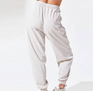 Conjunto Deportivo de Dos Piezas con Chaqueta Cortavientos y Pantalones de Chándal para Hombre, en Nailon y Poliéster - Product Image 5