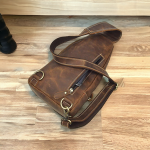 Bolso de Pecho Marrón Oscuro para Hombre, Moderno y Multifuncional, con Correa Cruzada para Viajes - Product Image 6