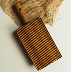 Planche à découper en bois naturel pour la préparation de pâtes et de gnocchis – Artisanat en bois naturel très demandé - Product Image 3