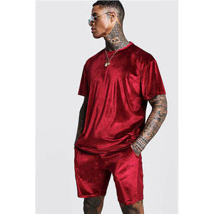 Conjunto de dos piezas de camisa y pantalones cortos de terciopelo de lujo para verano, tacto suave, corte relajado, venta al por mayor, unisex, ropa informal. - Product Image 6