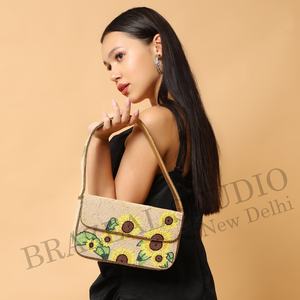 Nouveauté BRAZEAL STUDIO – Sac à main d'épaule pour femme, motif géométrique perlé, idéal pour mariage et tenues de mariée - Product Image 1