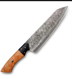 Outil utilitaire japonais artisanal en acier Damas à contraste élevé avec manche en bois d'olivier et corne noire - Product Image 1