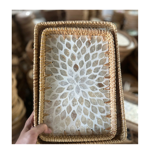 Plateau en rotin artisanal de luxe avec incrustation de nacre - Product Image 4