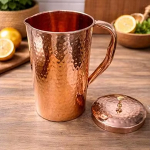 Ensemble de carafes en cuivre pour une mise en scène de table d'inspiration vintage, service d'eau en métal avec verres, durable, réutilisable, pour cuisine, salle à manger, boissons - Product Image 1