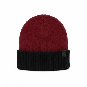 Gorro de Punto Acanalado Rojo y Negro con Puño, Gorro Cálido de Invierno con Logotipo Bordado Personalizado - Product Image 3