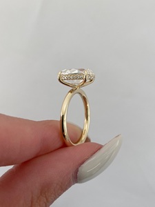 Bague de fiançailles ovale en diamant de laboratoire 4 carats – Halo caché solitaire – Certifiée IGI - Product Image 3