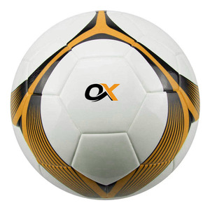 Ballon de football personnalisé Oxva Industries rouge et noir taille 5, ballon d'entraînement durable en PU, ballon de match, ballon de sport d'extérieur - Product Image 1