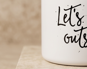 แก้วเคลือบโลหะพิมพ์ลายตัวอักษร "Lets Go Outside" พร้อมโลโก้สั่งทำ แก้วกาแฟโลหะสีขาว โรงงานผลิตโดยตรง ขายส่ง รับสมัครพันธมิตร - Product Image 4