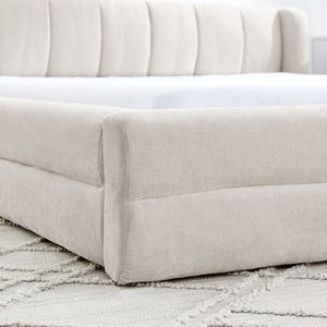 Letto matrimoniale imbottito con testiera in tessuto ciniglia spesso e piattaforma in legno massello - Product Image 6