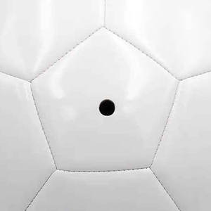 Balón de Fútbol Híbrido Premium, Diseño Ligero y Duradero, Agarre Perfecto, Balón de Fútbol Híbrido para Entrenamientos y Partidos, Uso en Interiores y Exteriores - Product Image 4