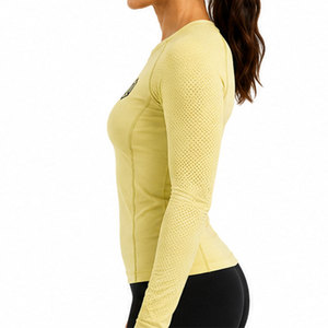 Camiseta Deportiva de Compresión Avanzada para Mujer, Confeccionada con Tecnología de Secado Rápido, Mezcla de Tejidos Flexibles y Comodidad Mejorada - Product Image 6