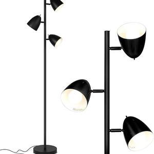 Lampe de sol élégante en métal blanc avec abat-jour en lin pour les intérieurs minimalistes - Product Image 6