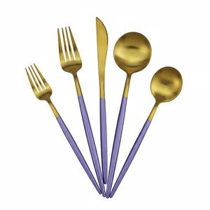 Juego de cubiertos de diseño elegante con mango rojo y baño de oro, juego de vajilla creativo de acero inoxidable para uso doméstico y hotelero. - Product Image 3