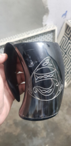 Authentique cornue à boire en bois sculpté d'origine, artisanat naturel indien, inspiré des Vikings, cadeau de mariage, chopes - Product Image 3