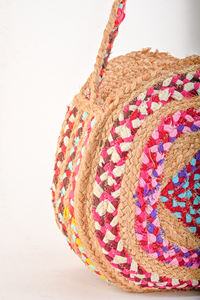 Bolso Tote de Yute Natural Hecho a Mano en India, Ecológico, Estilo Femenino, Correa Larga Cruzada, para Uso Personal - Product Image 4