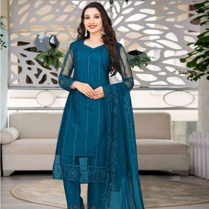 Ensemble Kurti, pantalon et dupatta pour femme avec broderie en filet et doublure en mélange de soie |   Costume de soirée à manches longues - Product Image 1