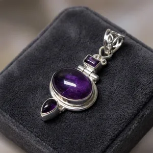 Colgante de Plata de Ley 925 con Tres Piedras de Amatista Púrpura Mágica, Joyería Hecha a Mano Más Vendida - Product Image 4