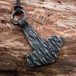 Colgantes de hierro forjados a mano con un característica rústica y artesanal, ideales para la creación de joyas, accesorios, manualidades y diseños únicos hechos a mano. - Product Image 3