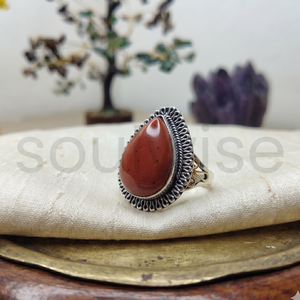 Anillo Ovalado con Cabujón de Jaspe Rojo Natural Soulwise - Joyería de Boda Moderna - Product Image 6
